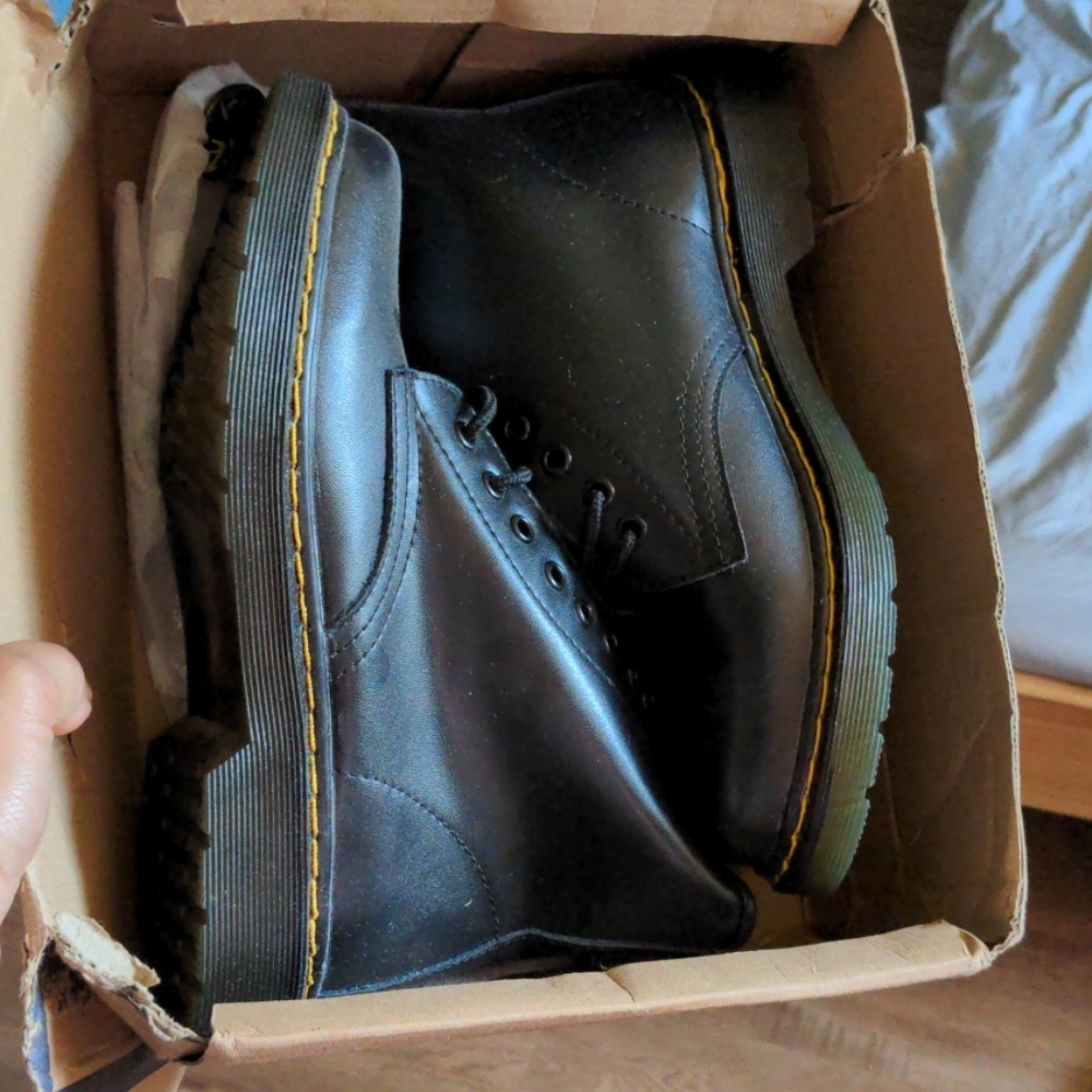 Doc marten classic boots